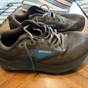 Brooks Men's Black and Blue Athletic Shoes